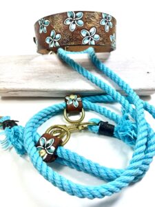 Lederset Halsband und Leine punziert mit Blumen